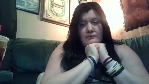 Snapshot of afterhoursangle35 chatting on 05-10-26, 12:27 Babygirls353637 online show from 05-10-26, 12:27