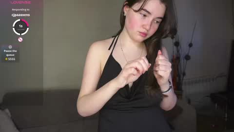 Lana  1800 - 0330 UTC   Mia 0700- 1630 UTC online show from 04-22-26, 06:05