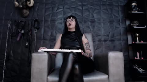 Snapshot of agata_darkness chatting on 12-16-24, 02:16 Miss Agata online show from 12-16-24, 02:16