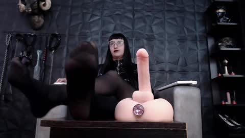 Snapshot of agata_darkness chatting on 01-06-25, 05:06 Miss Agata online show from 01-06-25, 05:06