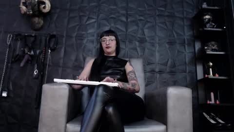 Snapshot of agata_darkness chatting on 01-15-25, 08:48 Miss Agata online show from 01-15-25, 08:48
