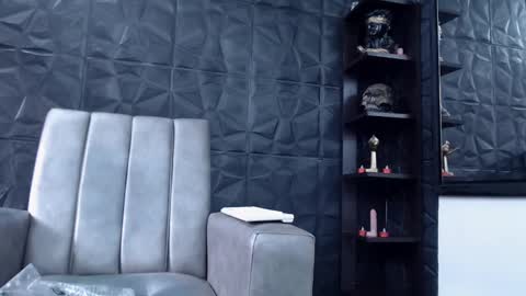 Snapshot of agata_darkness chatting on 02-15-25, 02:44 Miss Agata online show from 02-15-25, 02:44