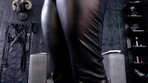 Snapshot of agata_darkness chatting on 02-22-25, 04:40 Miss Agata online show from 02-22-25, 04:40