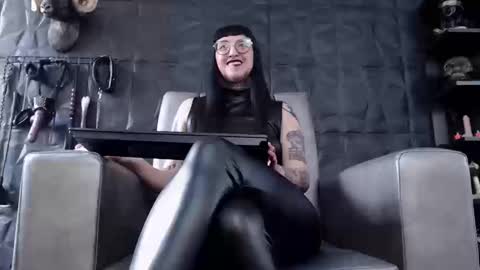 Snapshot of agata_darkness chatting on 09-23-25, 06:22 Miss Agata online show from 09-23-25, 06:22