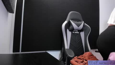 Snapshot of agatacollinsss chatting on 02-26-26, 08:52 Agata Collinss online show from 02-26-26, 08:52