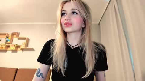 Arina online show from 05-19-26, 03:29