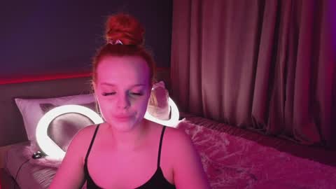 Snapshot of agatamoonlight chatting on 02-07-25, 11:12 Agata online show from 02-07-25, 11:12