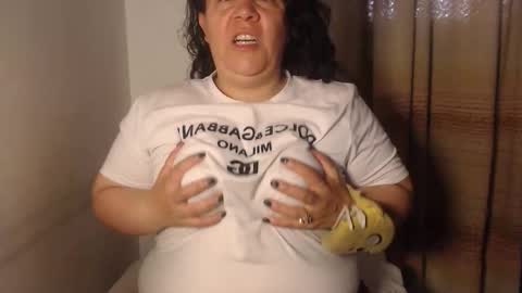 Snapshot of agathaaaa chatting on 05-05-26, 10:56 online show from 05-05-26, 10:56