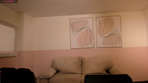 Agatha online show from 01-25-25, 11:34