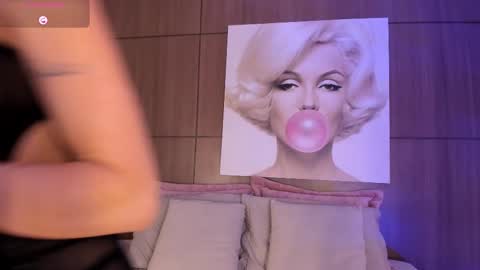    online show from 11-08-25, 10:41