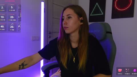 Agelina Lilly Laura online show from 09-18-25, 02:08