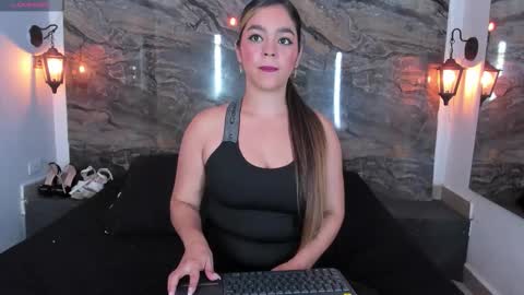 Snapshot of agnes_02 chatting on 09-28-25, 12:10 agnes_02 online show from 09-28-25, 12:10