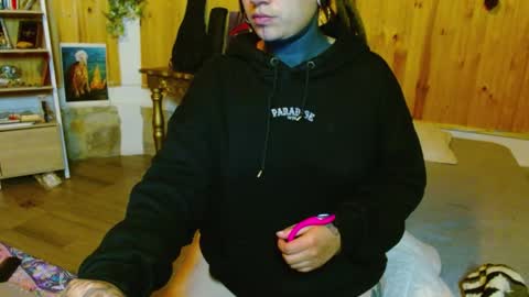 Snapshot of agness_6 chatting on 06-10-26, 01:17 Agness online show from 06-10-26, 01:17