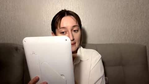 Emily online show from 01-10-26, 06:31