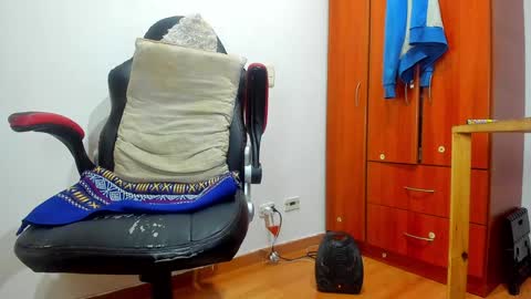 Snapshot of aguslover chatting on 12-06-24, 12:12 Agustin online show from 12-06-24, 12:12