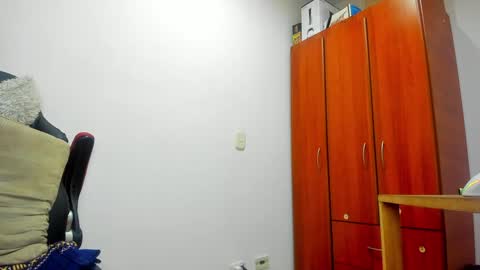 Snapshot of aguslover chatting on 12-19-24, 09:38 Agustin online show from 12-19-24, 09:38