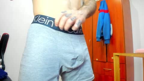 Snapshot of aguslover chatting on 12-26-24, 05:51 Agustin online show from 12-26-24, 05:51