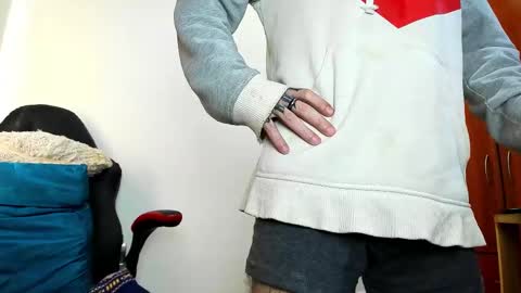 Snapshot of aguslover chatting on 02-20-25, 08:58 Agustin online show from 02-20-25, 08:58