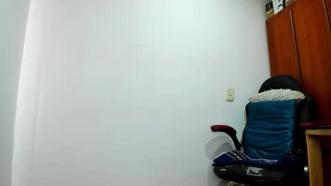 Snapshot of aguslover chatting on 02-26-25, 08:33 Agustin online show from 02-26-25, 08:33