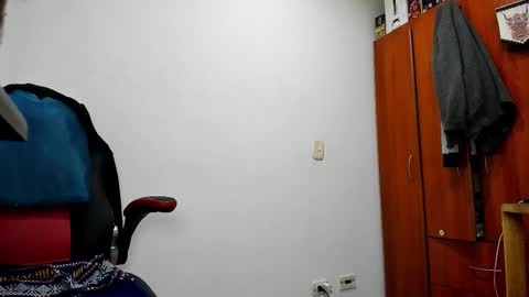 Snapshot of aguslover chatting on 09-09-25, 05:45 Agustin online show from 09-09-25, 05:45