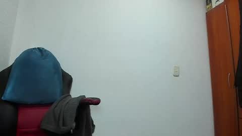 Snapshot of aguslover chatting on 11-23-25, 06:41 Agustin online show from 11-23-25, 06:41