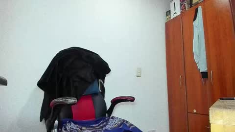 Snapshot of aguslover chatting on 01-14-26, 07:41 Agustin online show from 01-14-26, 07:41