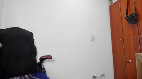 Snapshot of aguslover chatting on 02-22-26, 04:27 Agustin online show from 02-22-26, 04:27