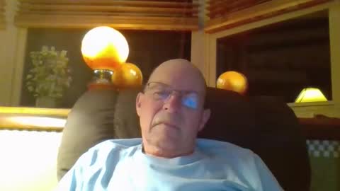 aguynrkfrd online show from 04-04-26, 09:29