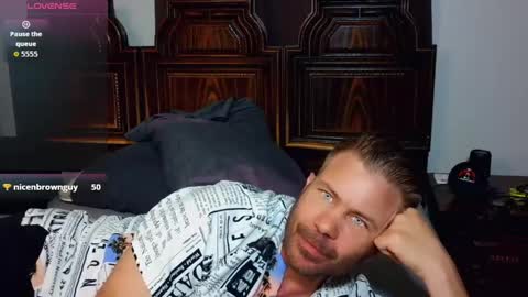 Blue Eyed Handsome Man online show from 04-15-26, 01:23