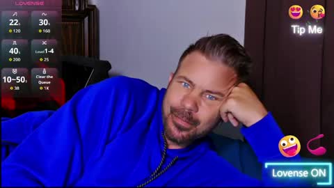 Blue Eyed Handsome Man online show from 05-15-26, 02:35