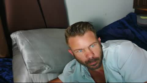 Blue Eyed Handsome Man online show from 07-08-26, 02:21