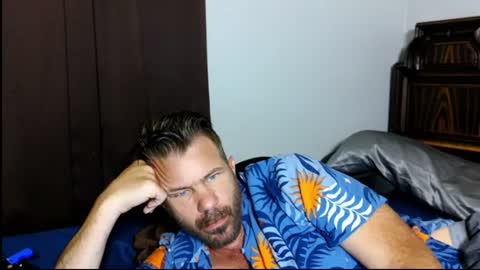 Blue Eyed Handsome Man online show from 07-17-26, 04:56