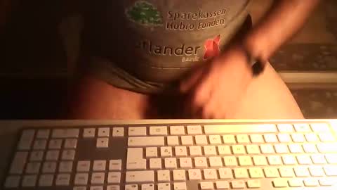 Snapshot of ahmole chatting on 10-31-25, 01:50 Ole online show from 10-31-25, 01:50