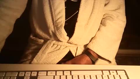 Snapshot of ahmole chatting on 11-17-25, 08:36 Ole online show from 11-17-25, 08:36