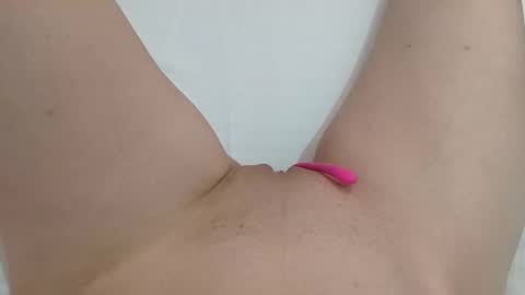 Snapshot of ahsexi chatting on 02-06-26, 01:25 Taylor online show from 02-06-26, 01:25