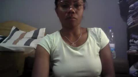 Snapshot of aicha_boobs chatting on 10-01-25, 04:02 Aicha boobs online show from 10-01-25, 04:02