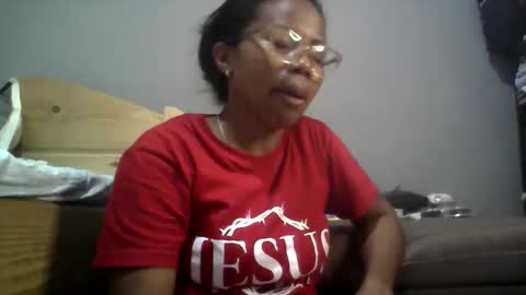 Snapshot of aicha_boobs chatting on 10-21-25, 06:41 Aicha boobs online show from 10-21-25, 06:41