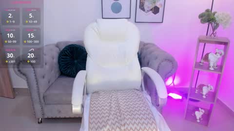 AIDA ADAMS online show from 11-25-25, 01:11