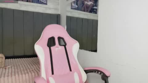 Aida online show from 10-25-25, 11:21