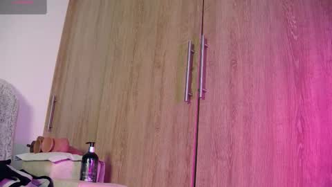 Aida  online show from 11-14-25, 12:15