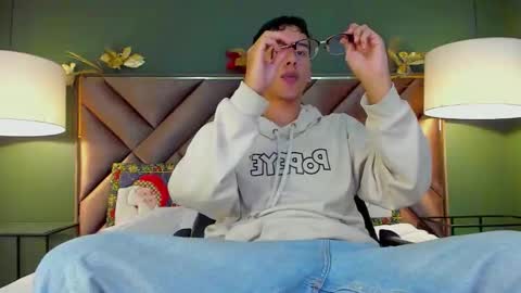 aiden_royce online show from 12-04-25, 05:17