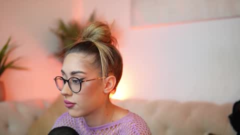  Aileen  online show from 11-22-25, 08:30