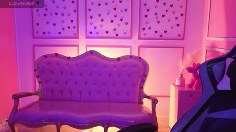 Snapshot of ailen_t_ chatting on 10-07-25, 02:20 ailen online show from 10-07-25, 02:20