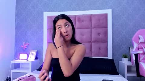 Snapshot of ailenaranda chatting on 11-19-25, 12:38 Ailen online show from 11-19-25, 12:38