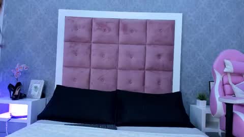 Snapshot of ailenaranda chatting on 11-28-25, 12:30 Ailen online show from 11-28-25, 12:30