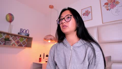 Snapshot of aily_yozuko chatting on 12-29-24, 08:22 Aily Yozuko online show from 12-29-24, 08:22