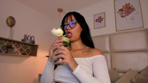 Snapshot of aily_yozuko chatting on 02-05-25, 02:51 Aily Yozuko online show from 02-05-25, 02:51