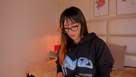 Snapshot of aily_yozuko chatting on 12-19-25, 02:40 Aily Yozuko online show from 12-19-25, 02:40