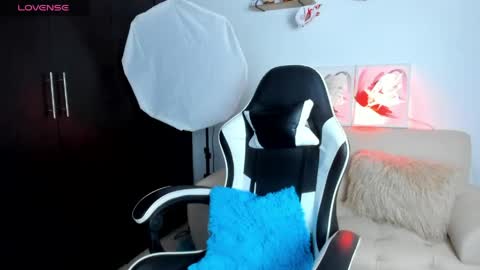 Snapshot of ailynred_ chatting on 05-05-26, 04:09 Ailyn online show from 05-05-26, 04:09
