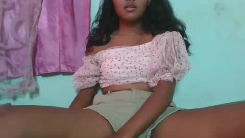 Snapshot of aimeamour chatting on 02-02-25, 01:41 aimeamour online show from 02-02-25, 01:41